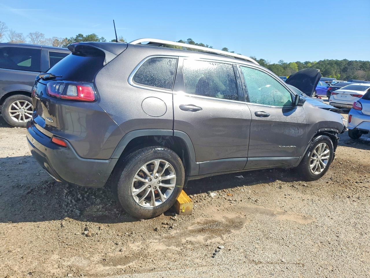2019 Jeep Cherokee Latitude Plus - zdjęcie 3