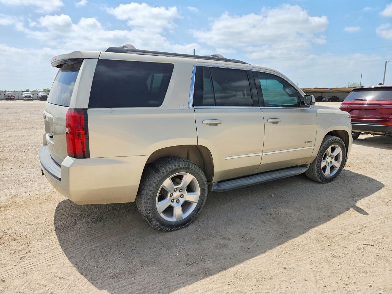 2015 Chevrolet Tahoe C1500 Ls - zdjęcie 3