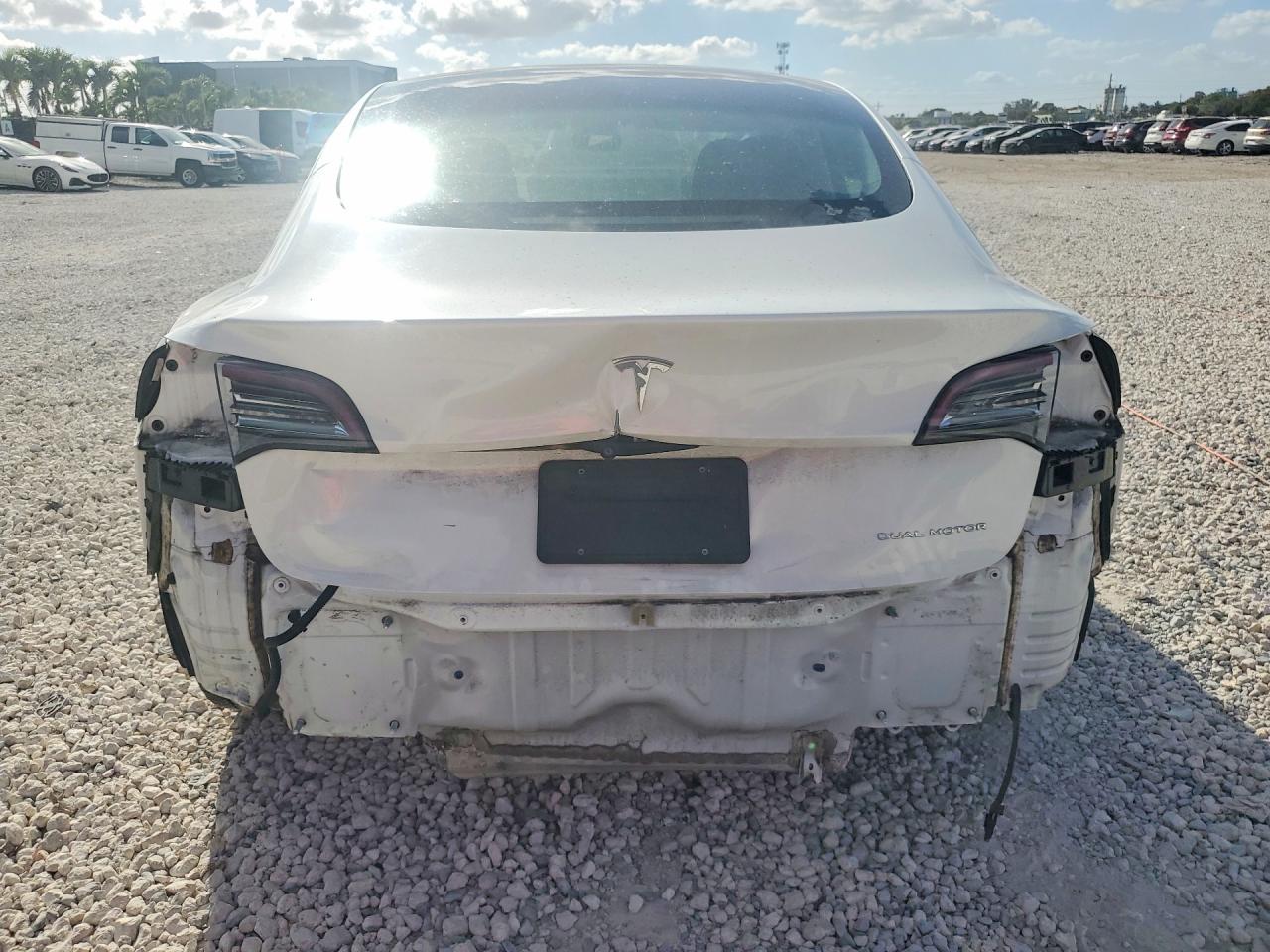 2022 Tesla Model 3 - zdjęcie 6