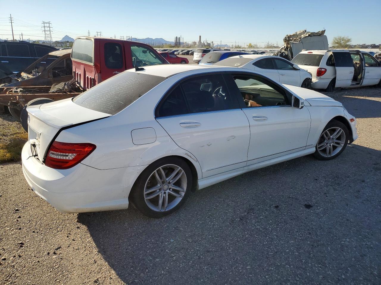 2014 Mercedes-Benz C 250 - zdjęcie 3