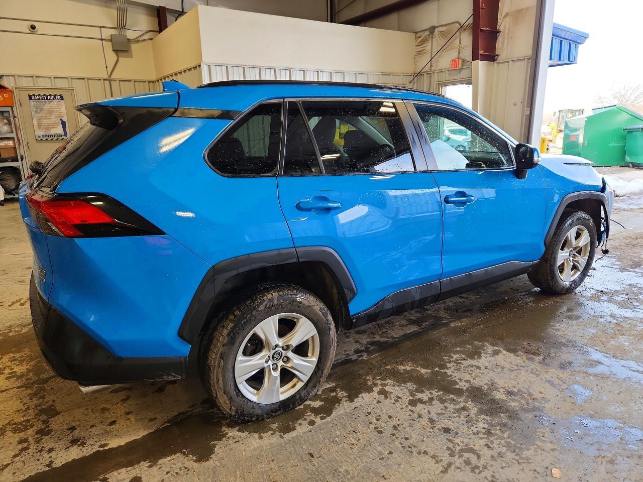 2021 Toyota Rav4 Xle - zdjęcie 3