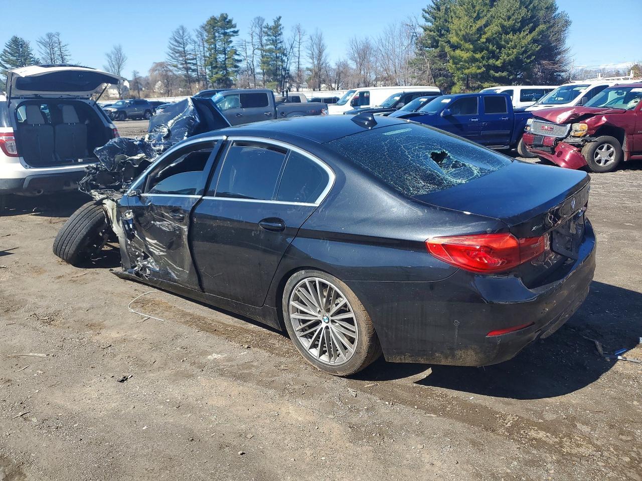 2020 BMW 530 Xi - zdjęcie 2