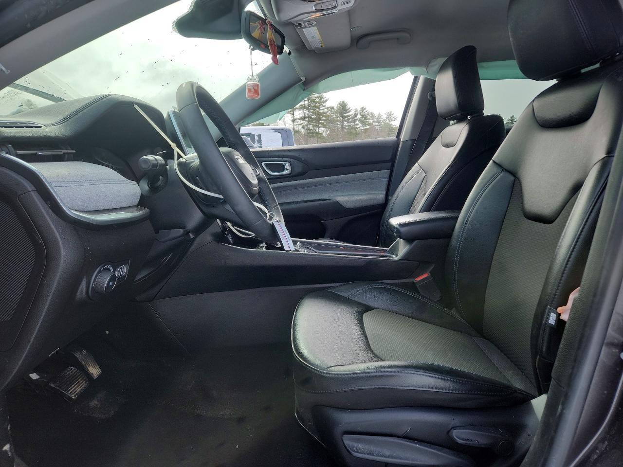 2022 Jeep Compass Latitude - zdjęcie 7
