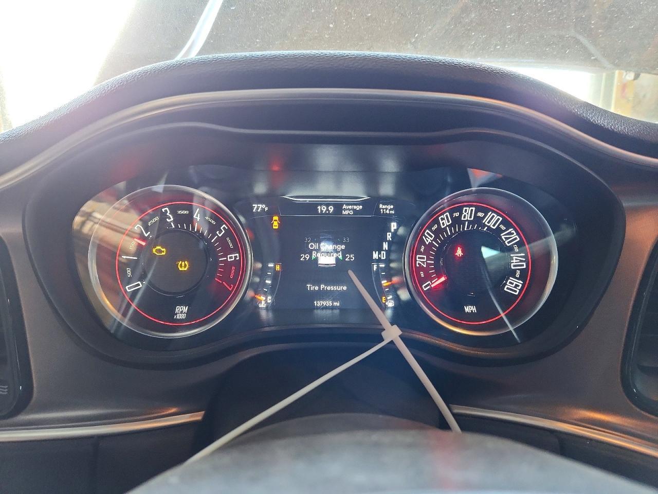 2022 Dodge Challenger Sxt - zdjęcie 9