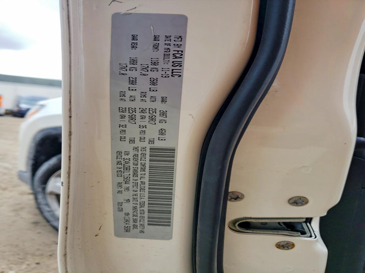 2020 Jeep Compass Latitude - zdjęcie 13