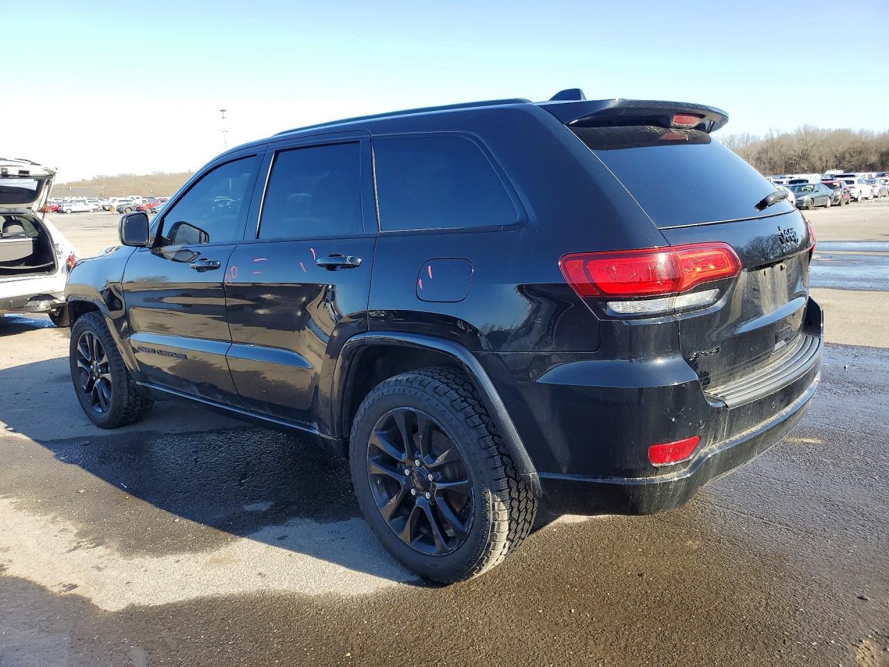 2020 Jeep Grand Cherokee Laredo - zdjęcie 2