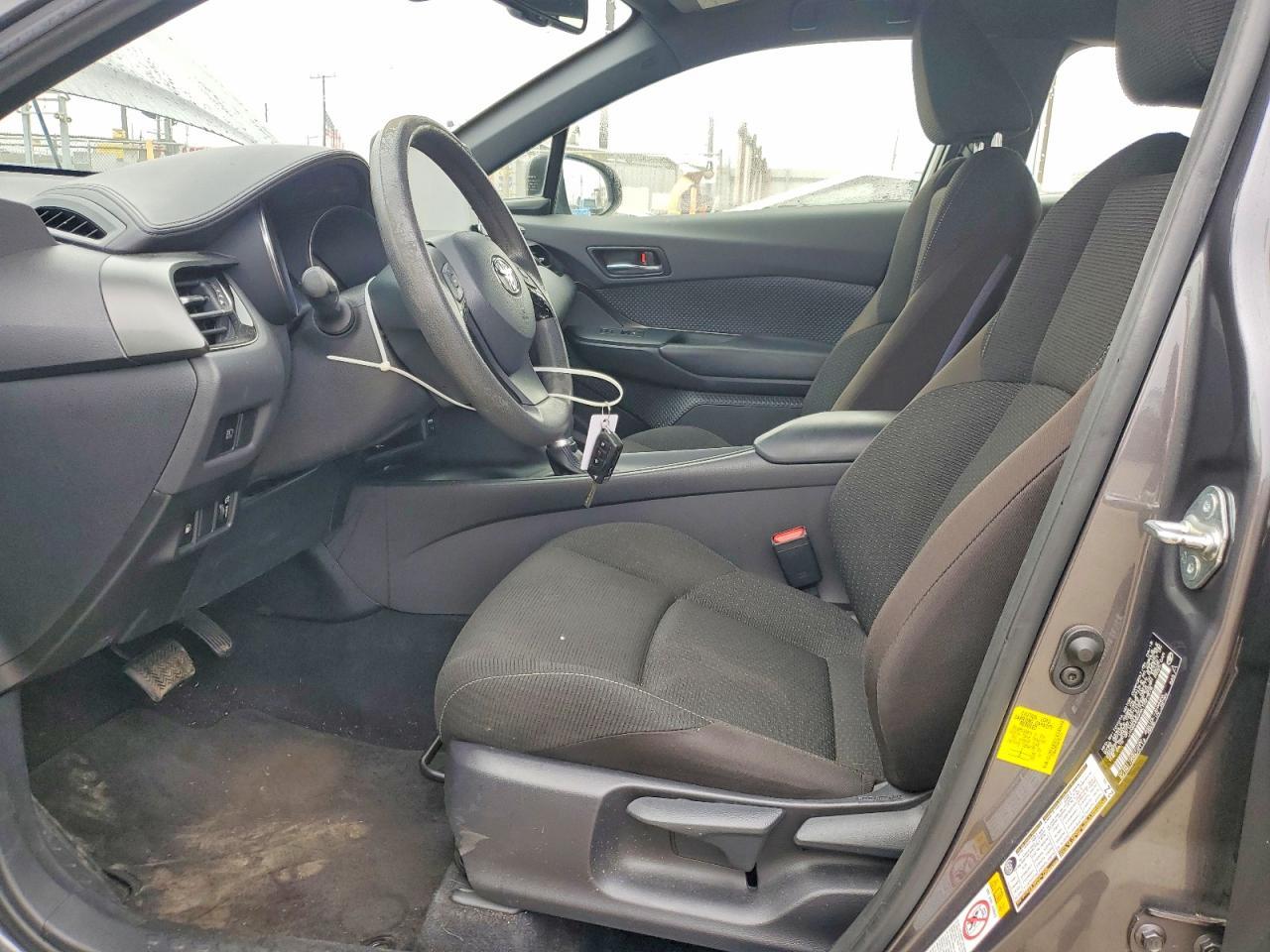 2019 Toyota C-Hr Le - zdjęcie 7