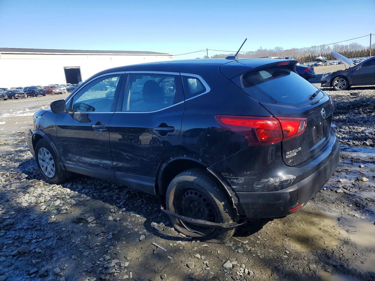 2019 Nissan Rogue Sport S - zdjęcie 2