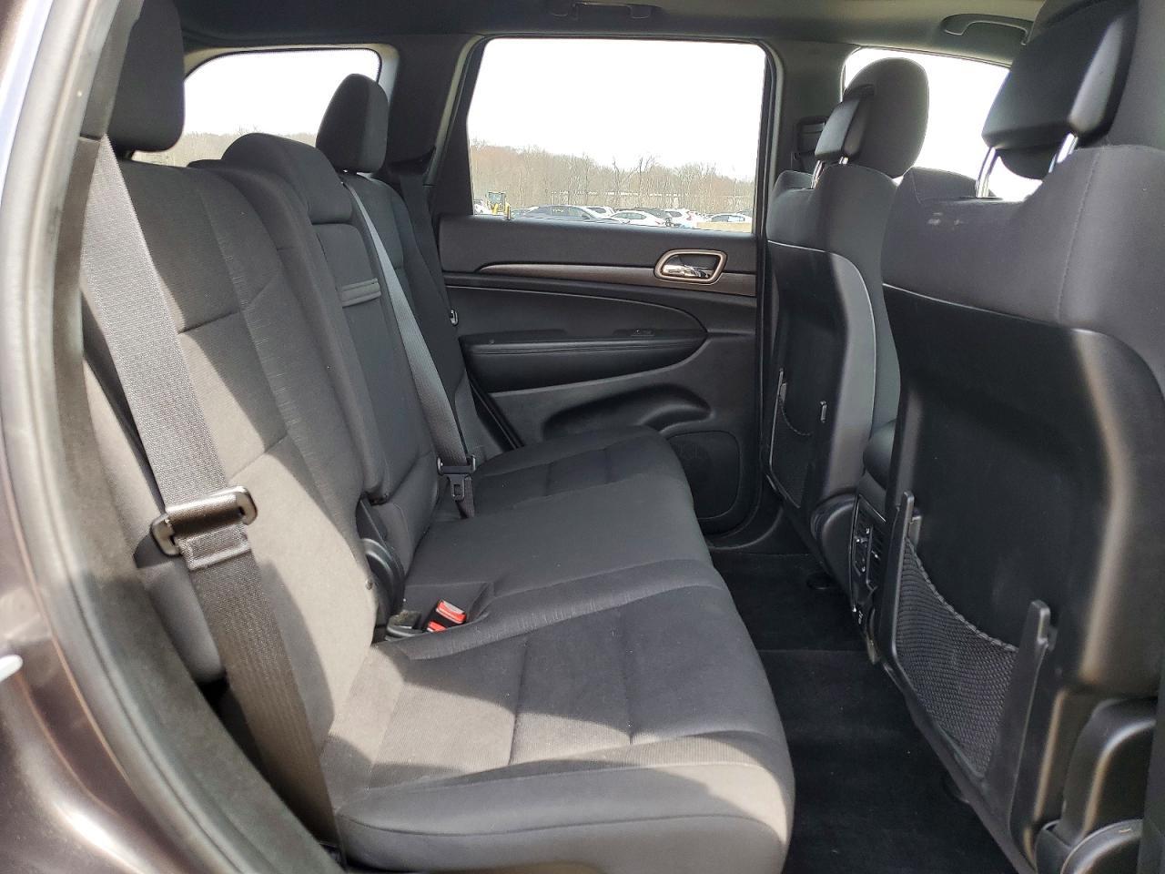 2014 Jeep Grand Cherokee Laredo - zdjęcie 11