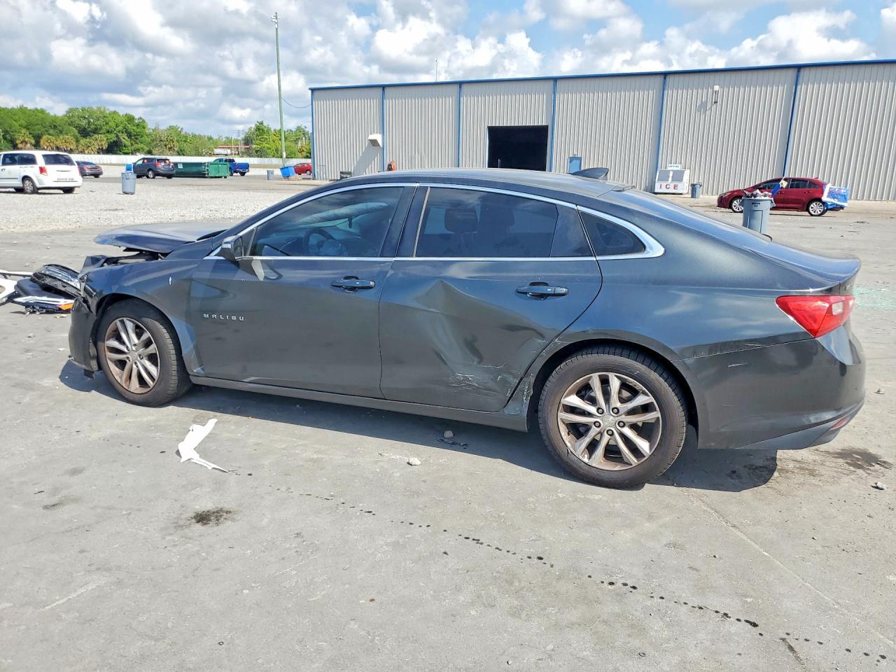 2017 Chevrolet Malibu Lt - zdjęcie 2
