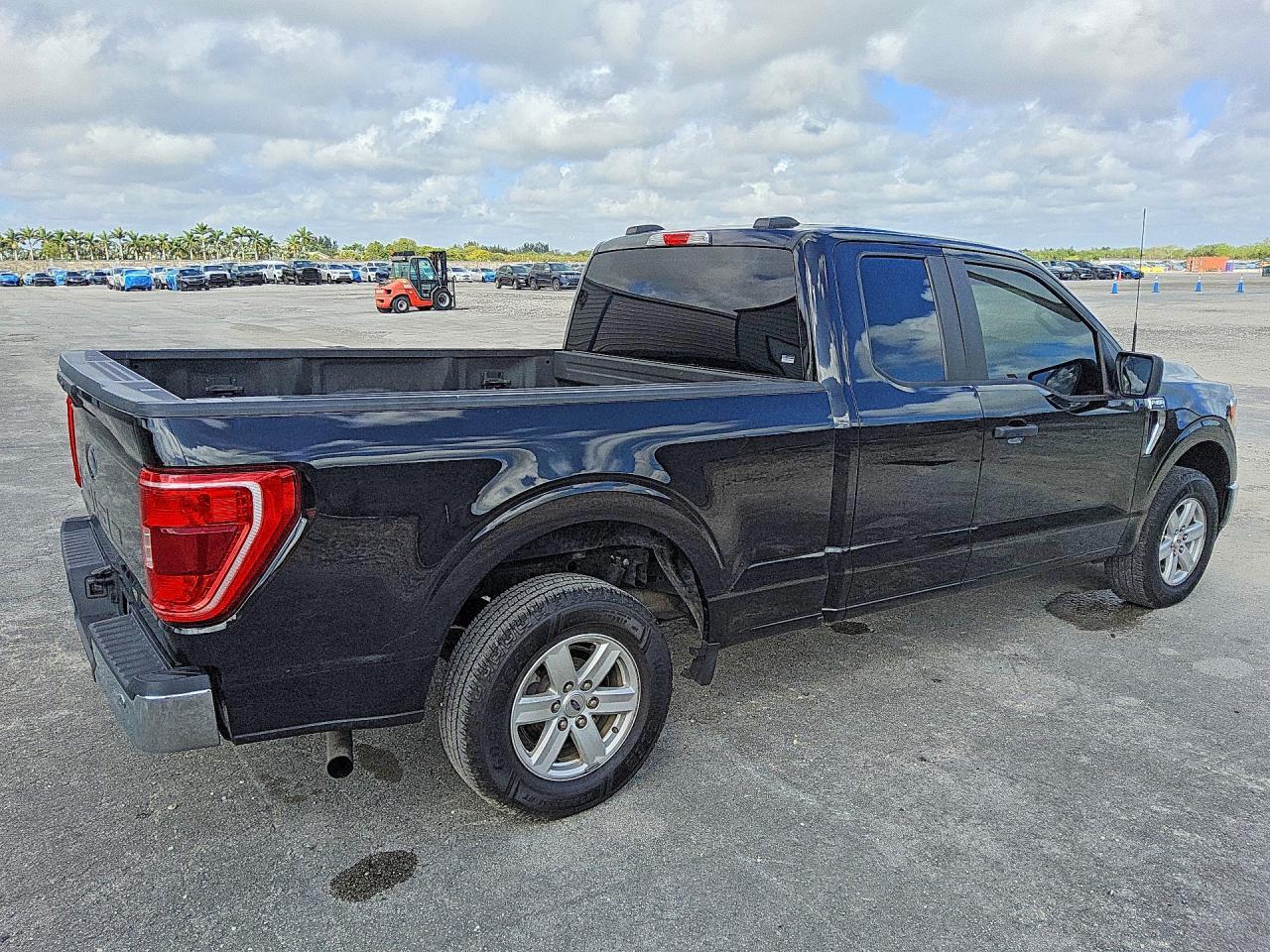 2021 Ford F150 Super Cab - zdjęcie 3