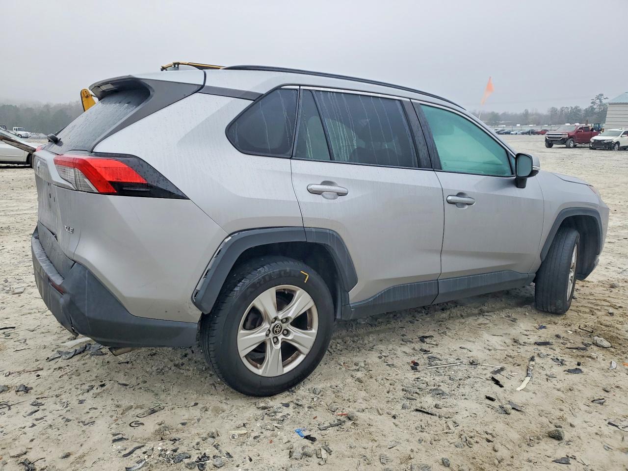 2021 Toyota Rav4 Xle - zdjęcie 3