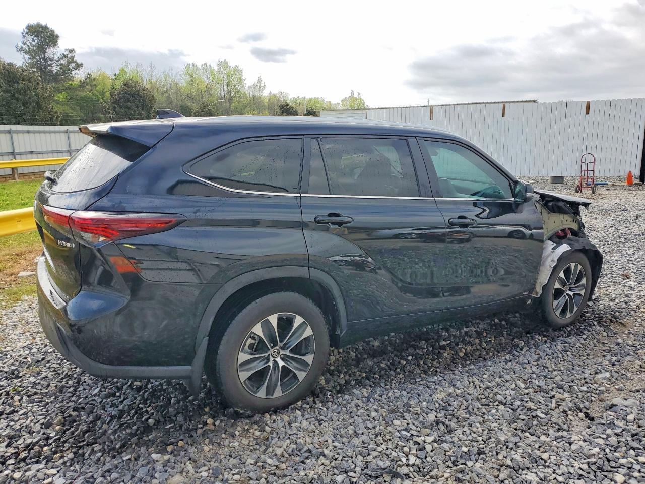 2024 Toyota Highlander Hybrid Xle - zdjęcie 3