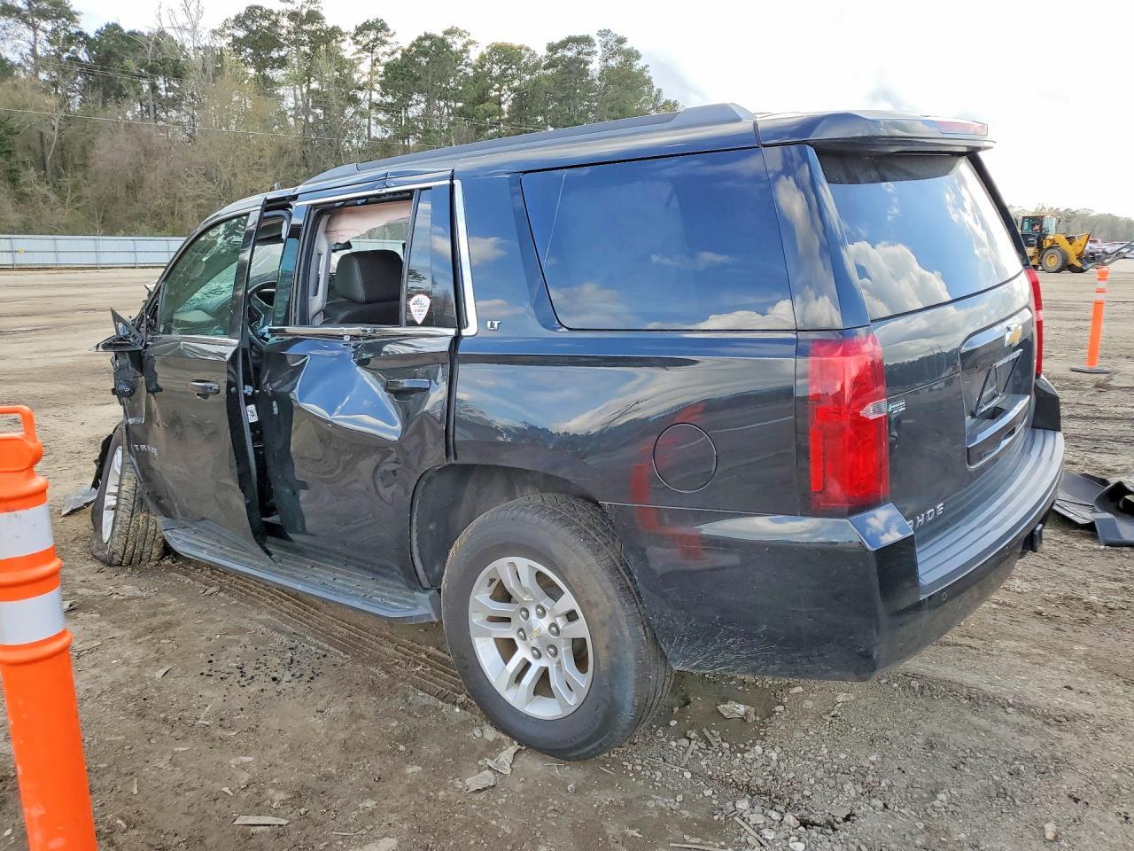 2016 Chevrolet Tahoe C1500 Lt - zdjęcie 2