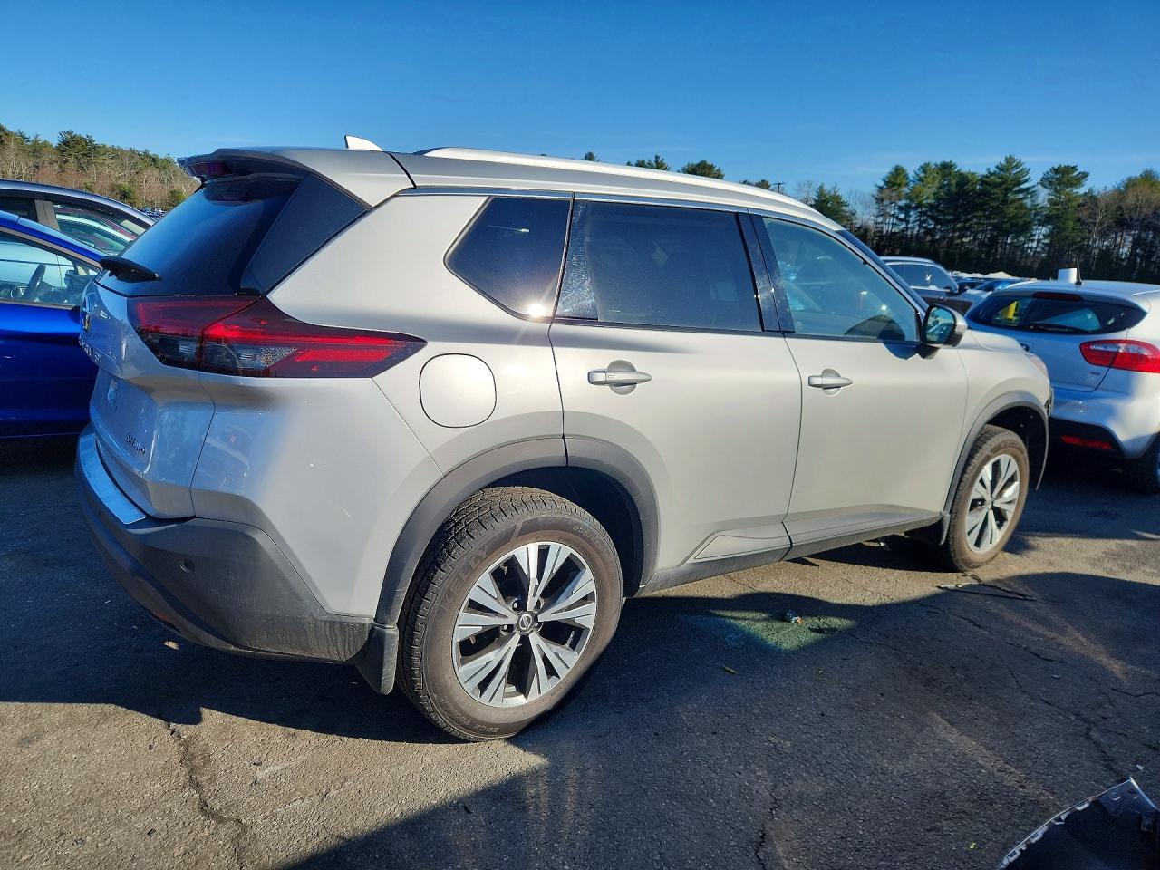 2021 Nissan Rogue Sv - zdjęcie 3