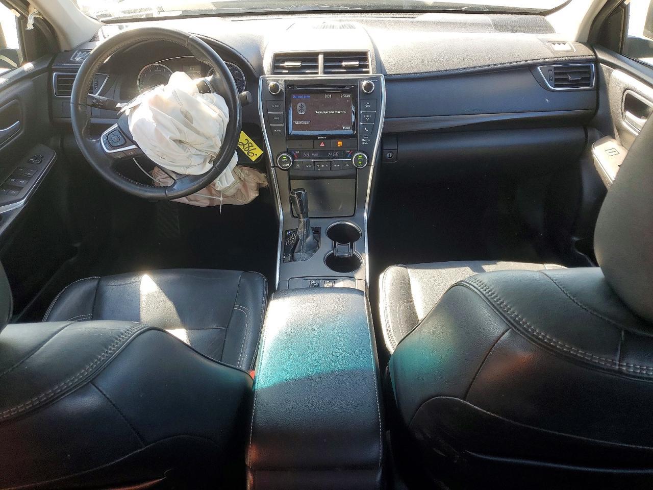 2016 Toyota Camry Xle - zdjęcie 8