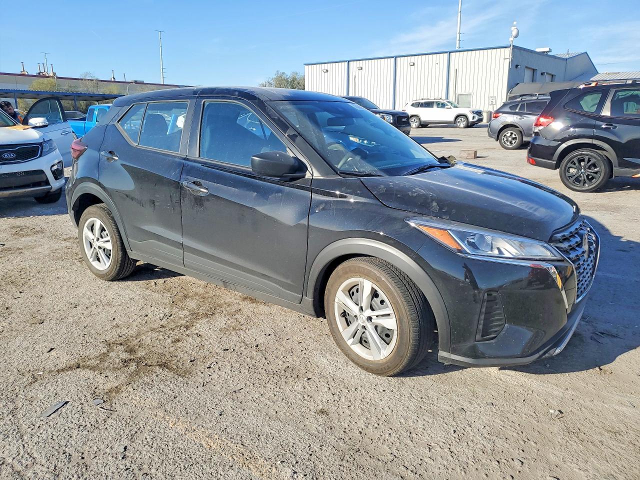 2025 Nissan Kicks Play S - zdjęcie 4