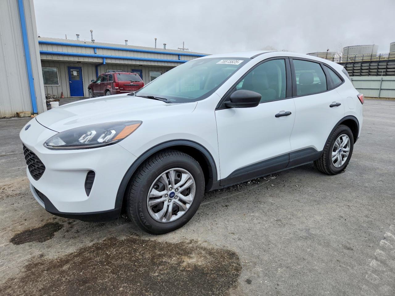 2020 Ford Escape S - zdjęcie główne