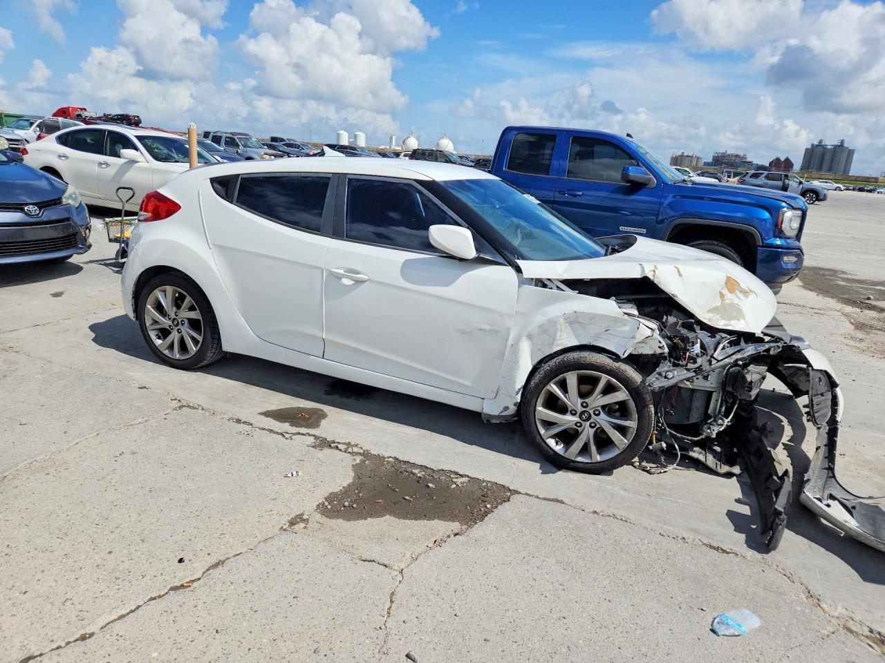 2017 Hyundai Veloster Base - zdjęcie 4