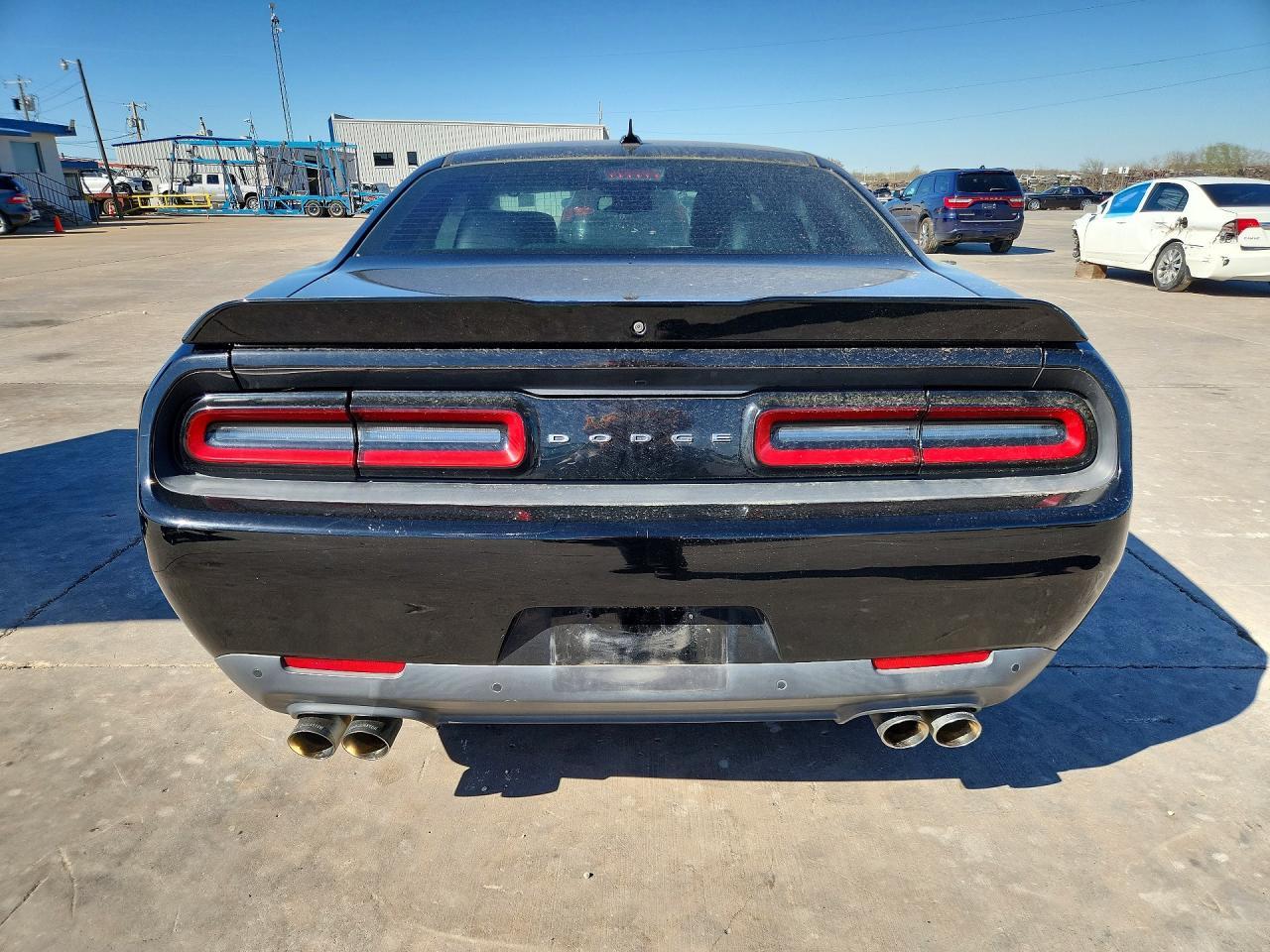 2016 Dodge Challenger R - zdjęcie 6