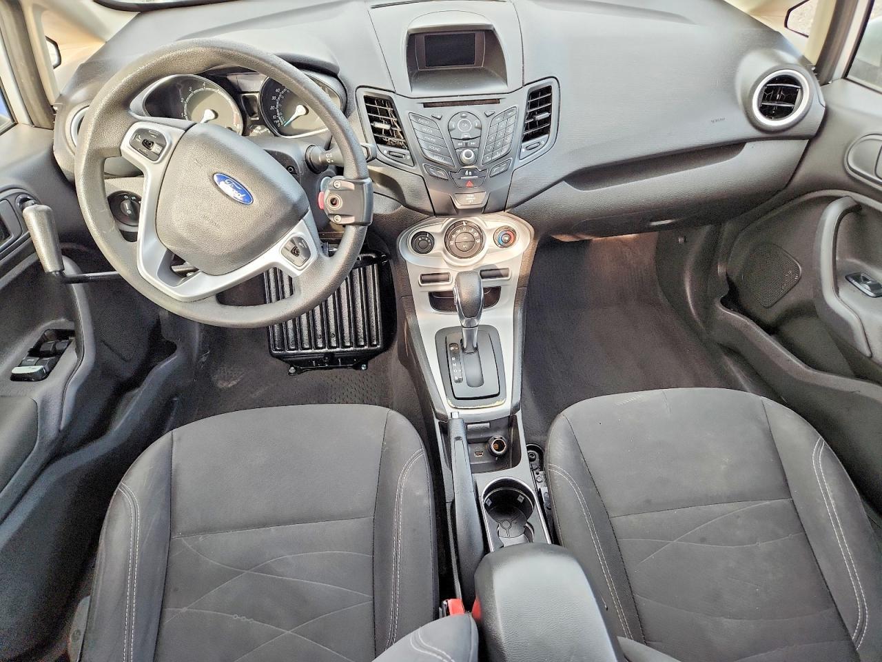 2019 Ford Fiesta Se - zdjęcie 8