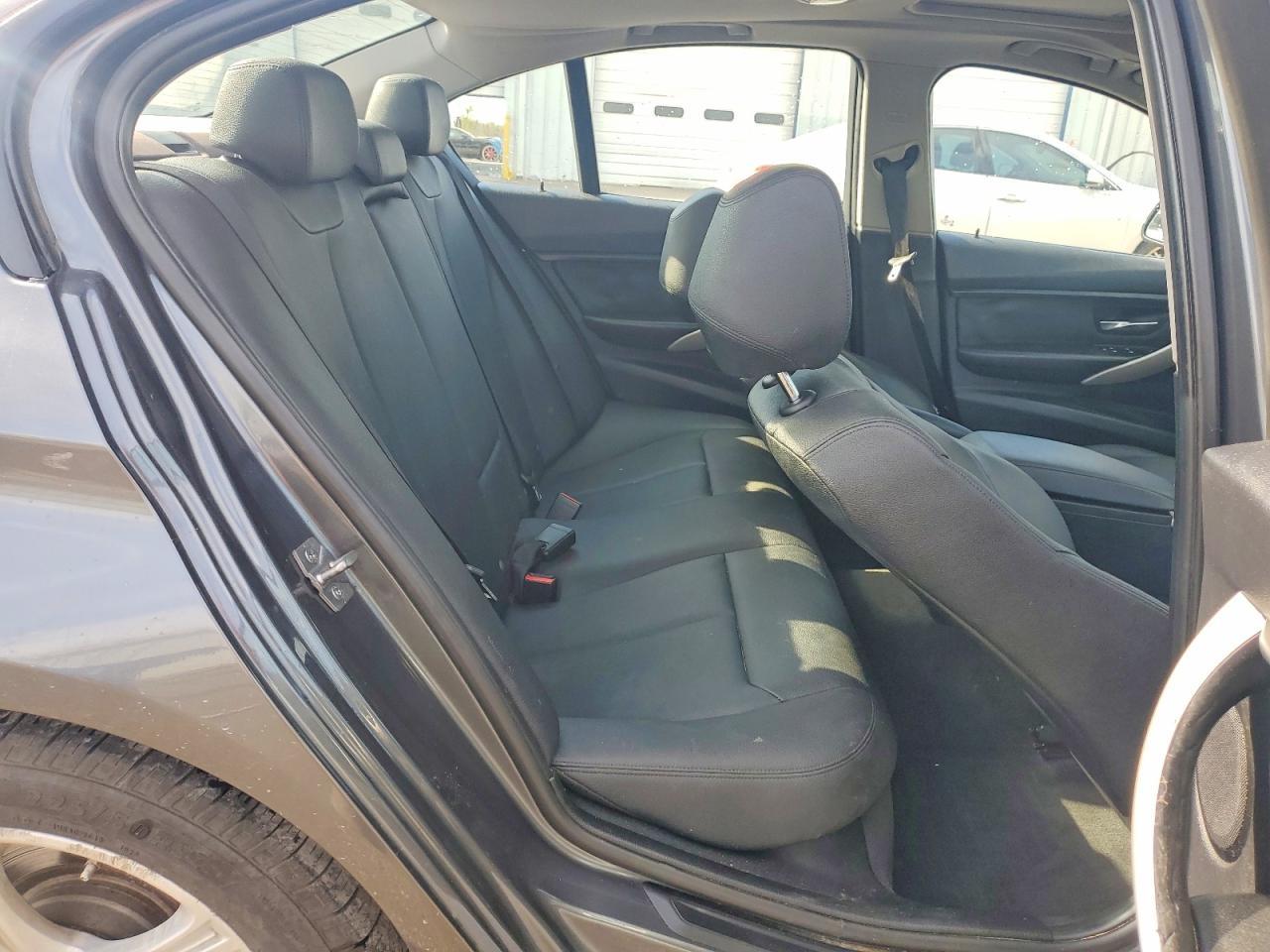 2013 BMW 320 I - zdjęcie 10