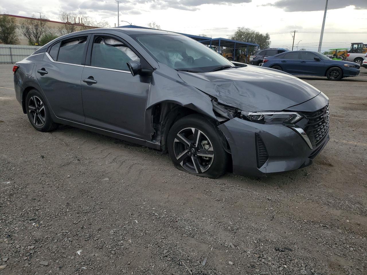 2025 Nissan Sentra Sv - zdjęcie 4