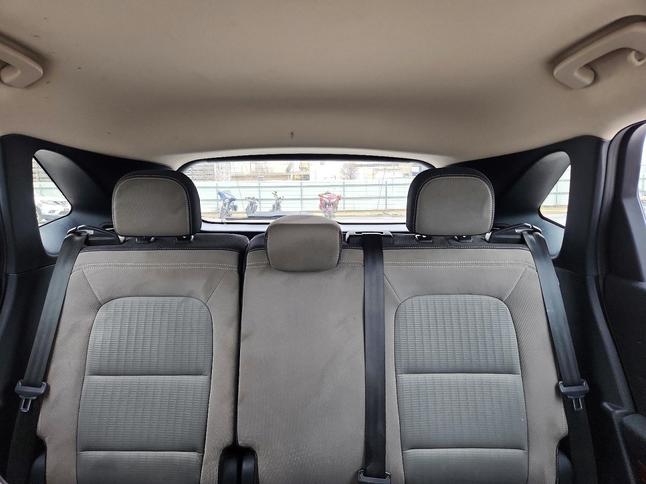 2020 Ford Escape S - zdjęcie 10