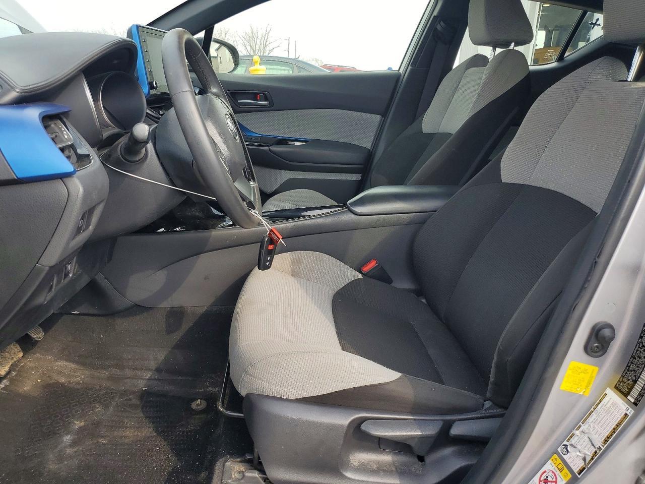 2019 Toyota C-Hr Xle - zdjęcie 7