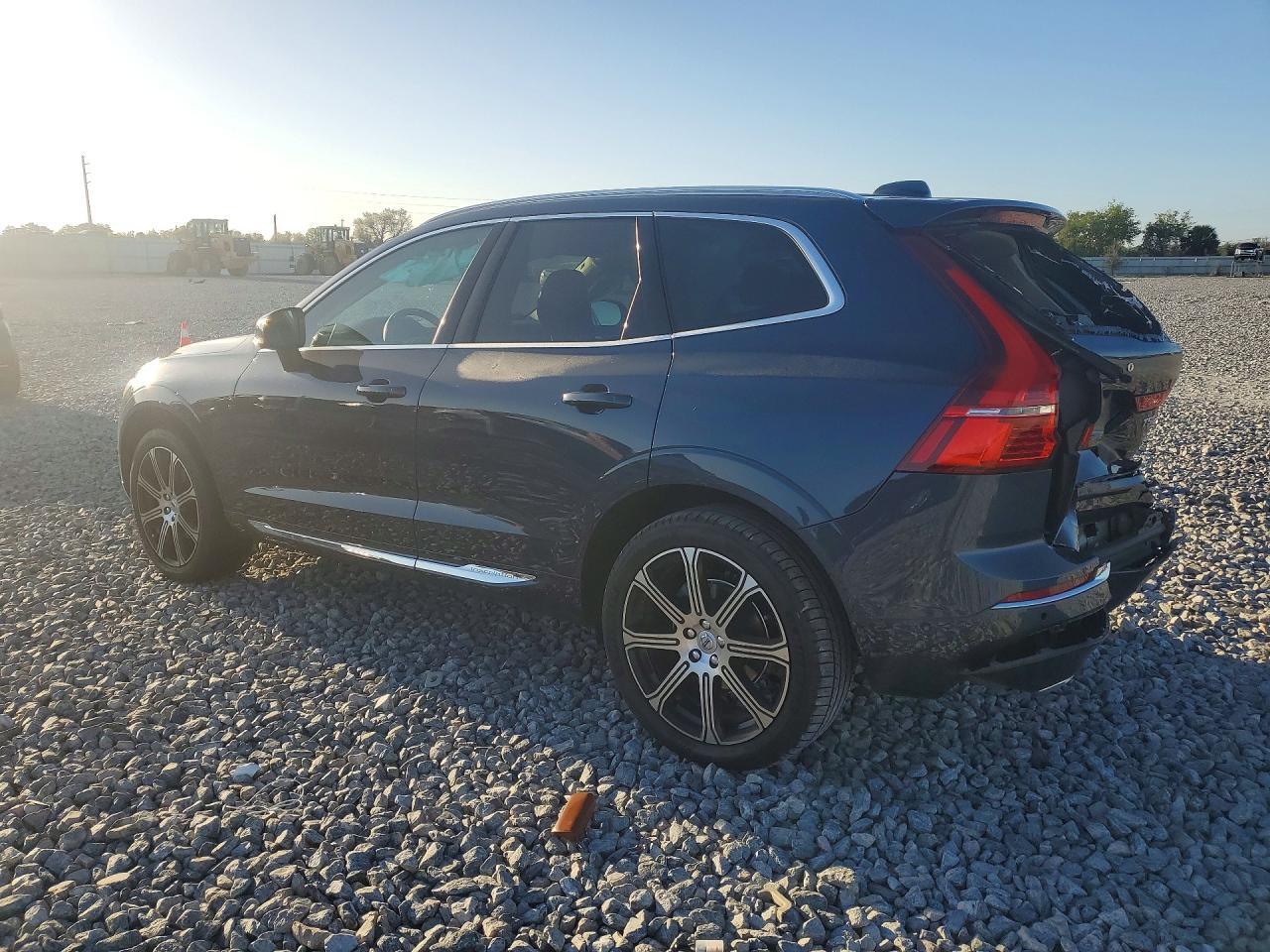 2019 Volvo Xc60 T5 Inscription - zdjęcie 2
