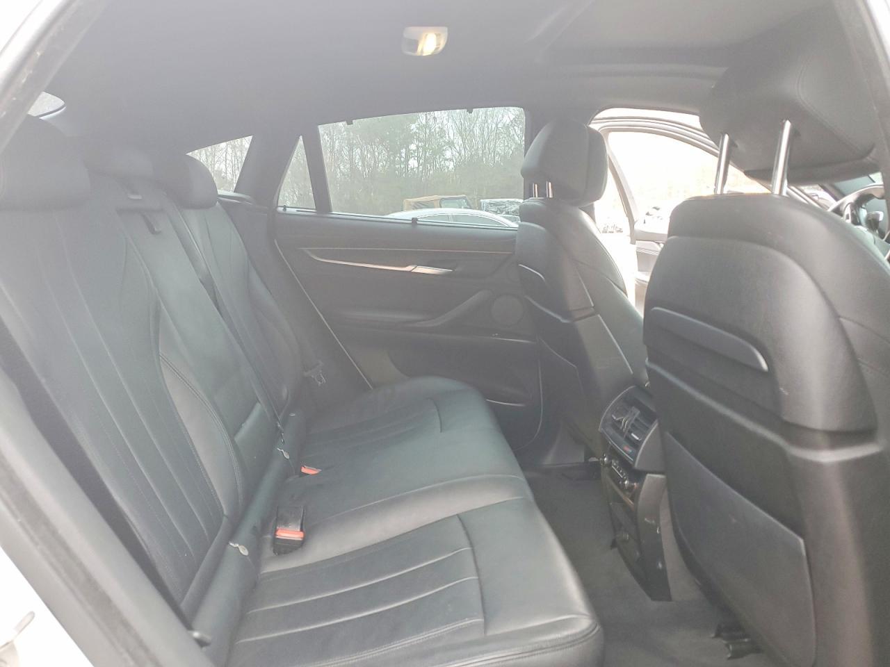 2015 BMW X6 xDrive50I - zdjęcie 10