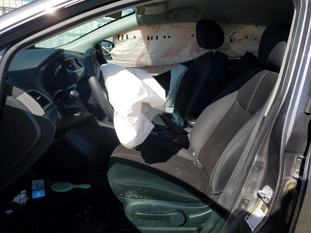 2016 Nissan Sentra S - zdjęcie 7