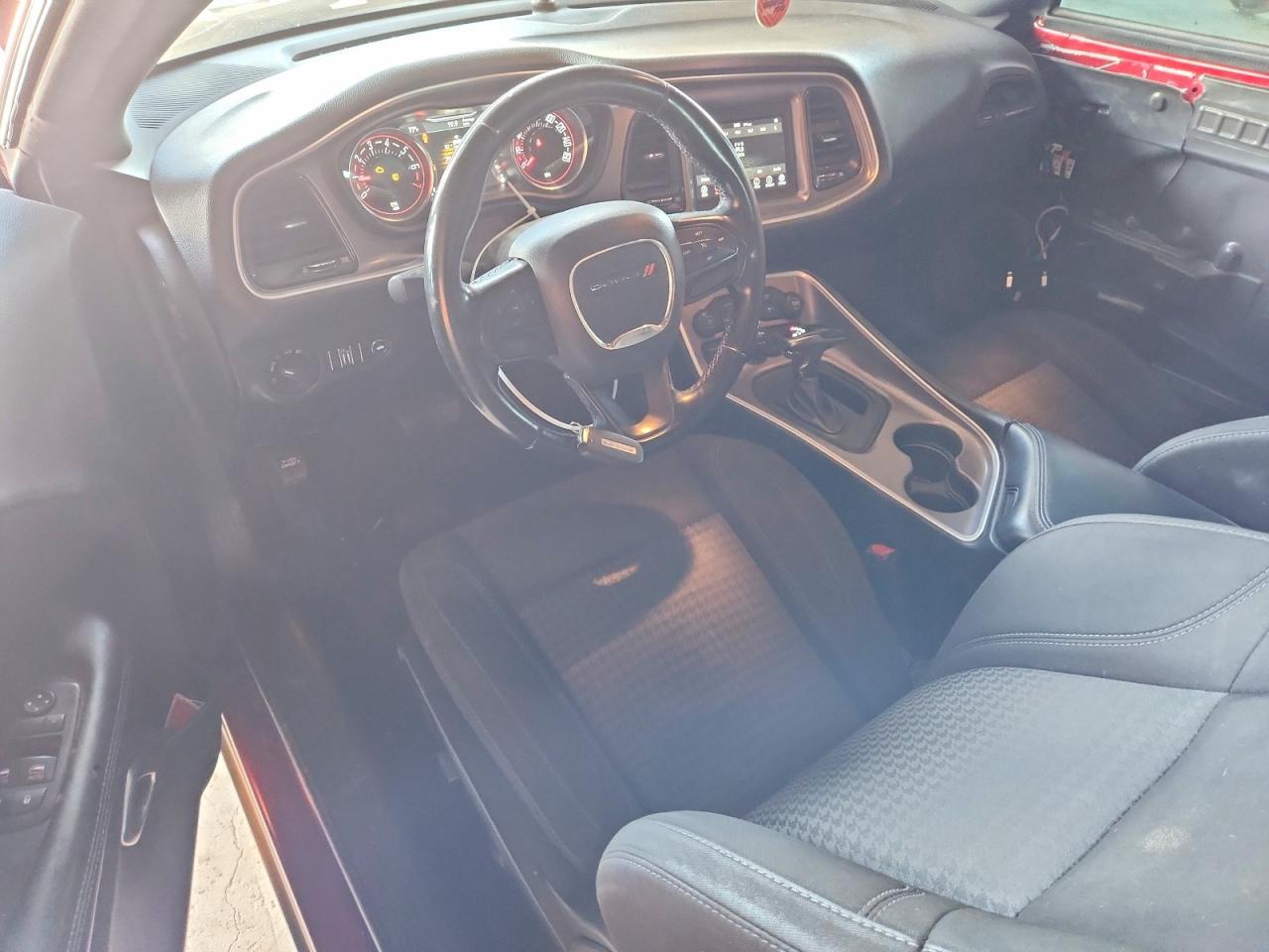 2022 Dodge Challenger Sxt - zdjęcie 8