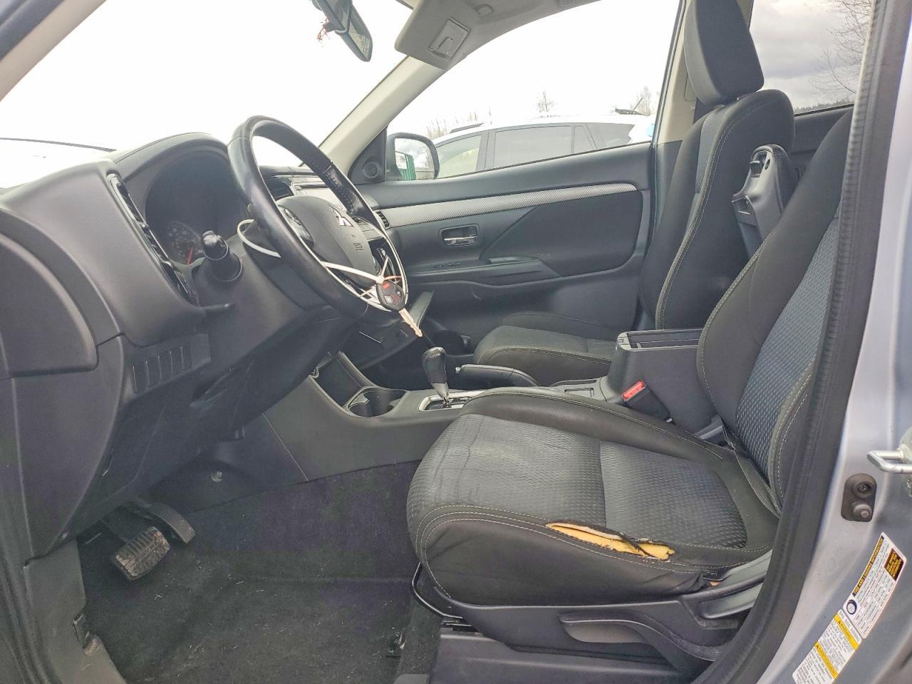 2016 Mitsubishi Outlander Es - zdjęcie 7