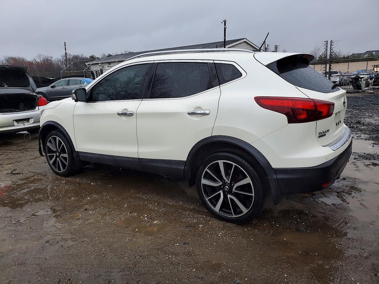 2017 Nissan Rogue Sport Sl - zdjęcie 2