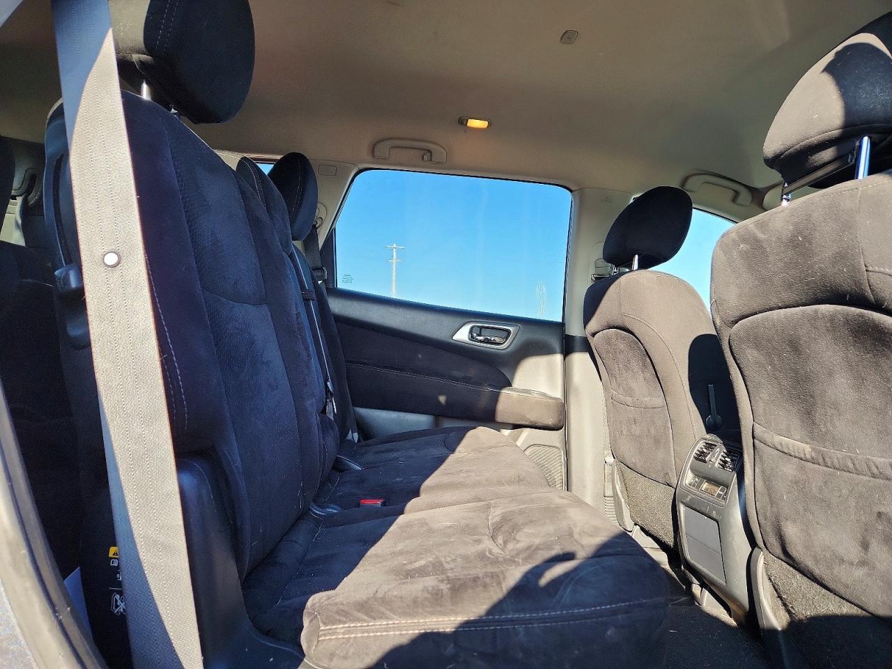 2014 Nissan Pathfinder Hybrid Sv - zdjęcie 11