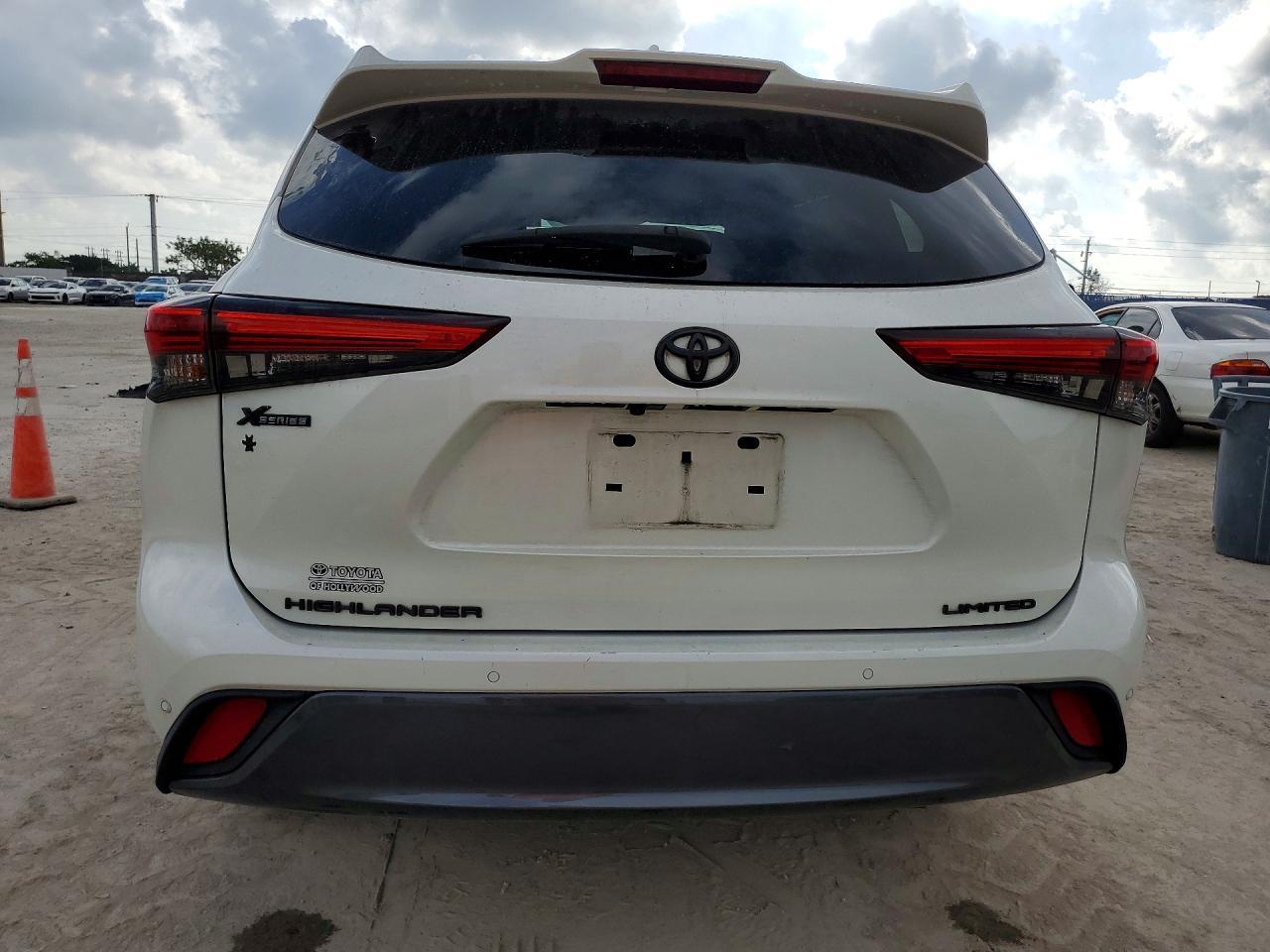 2021 Toyota Highlander Limited - zdjęcie 6