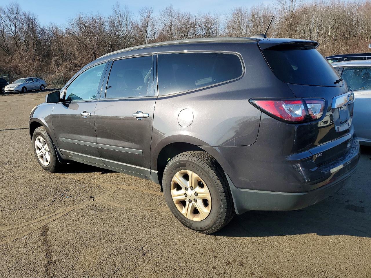2016 Chevrolet Traverse Ls - zdjęcie 2
