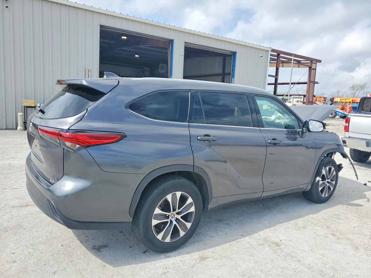 2022 Toyota Highlander Xle - zdjęcie 3