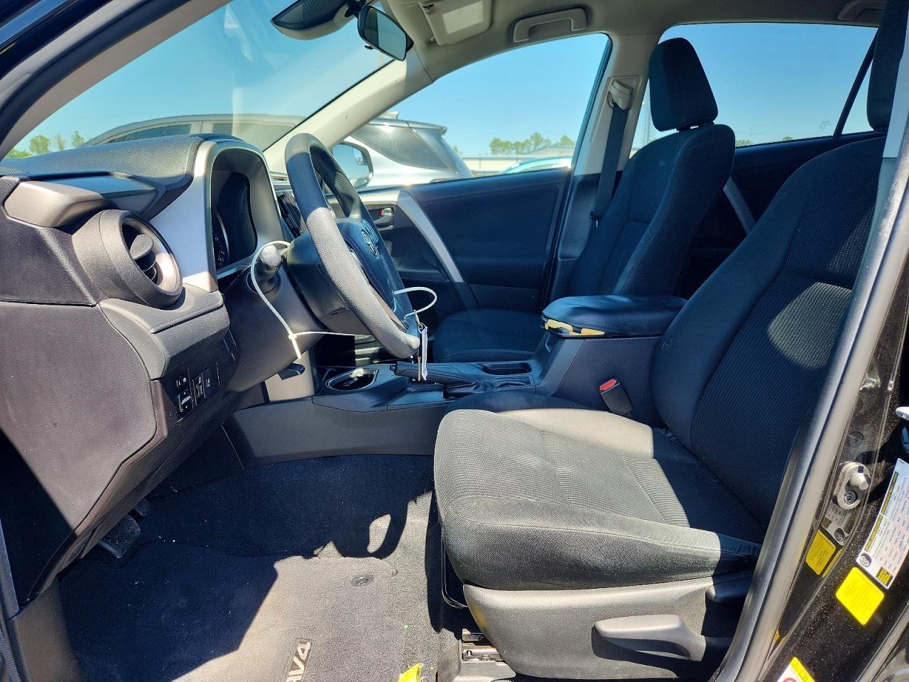 2018 Toyota Rav4 Le - zdjęcie 7