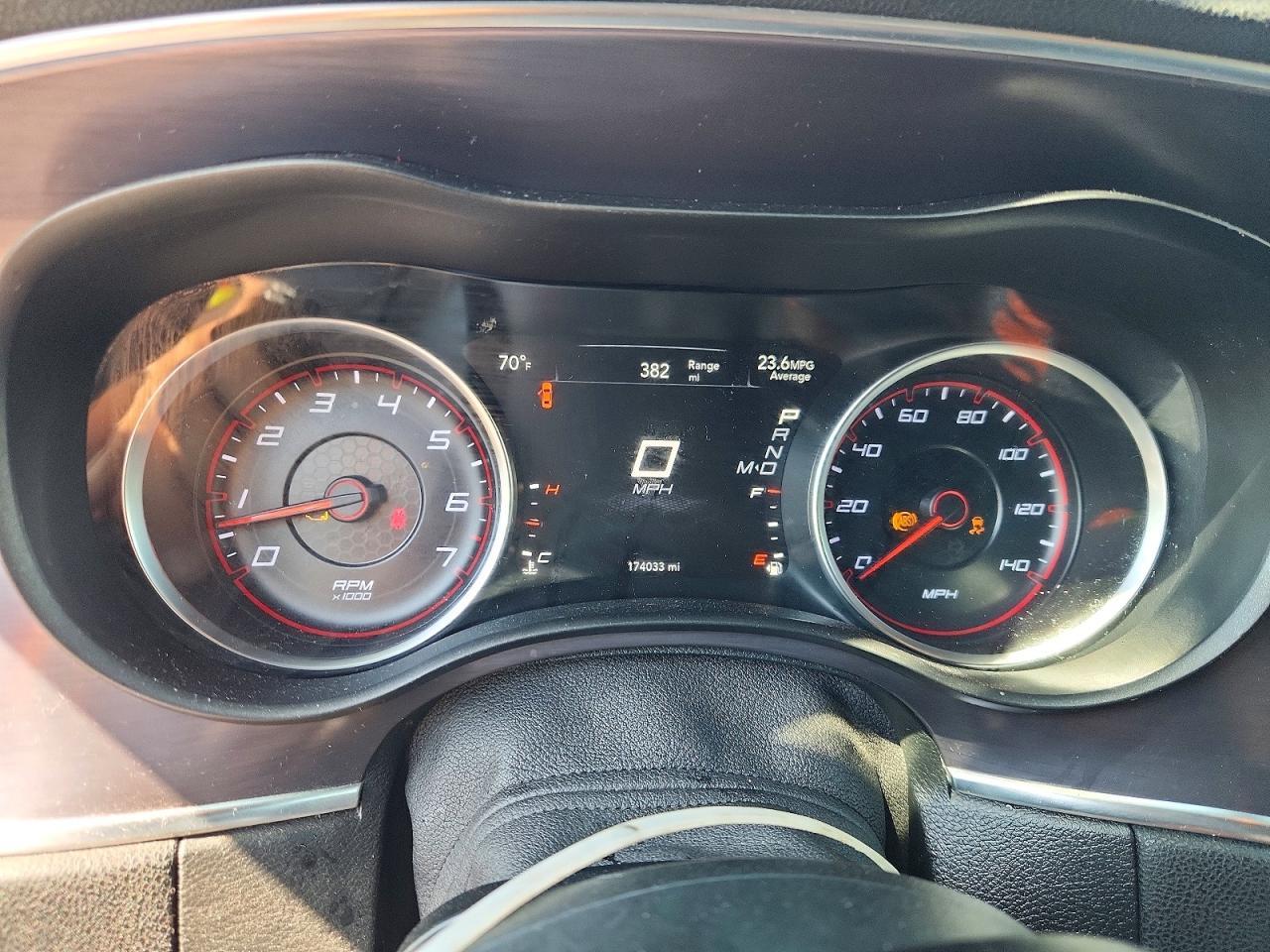 2015 Dodge Charger - zdjęcie 9