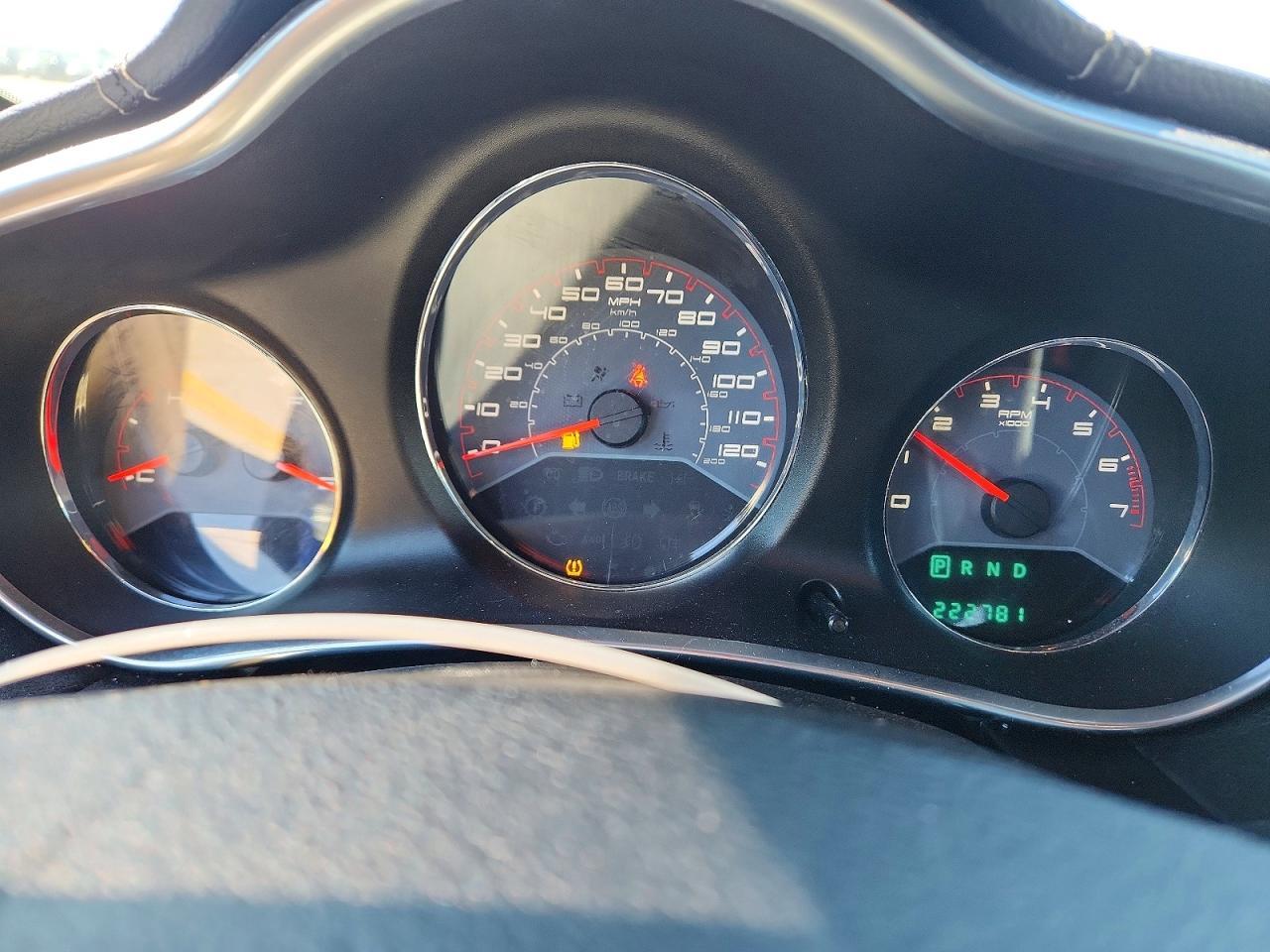2014 Dodge Avenger - zdjęcie 9