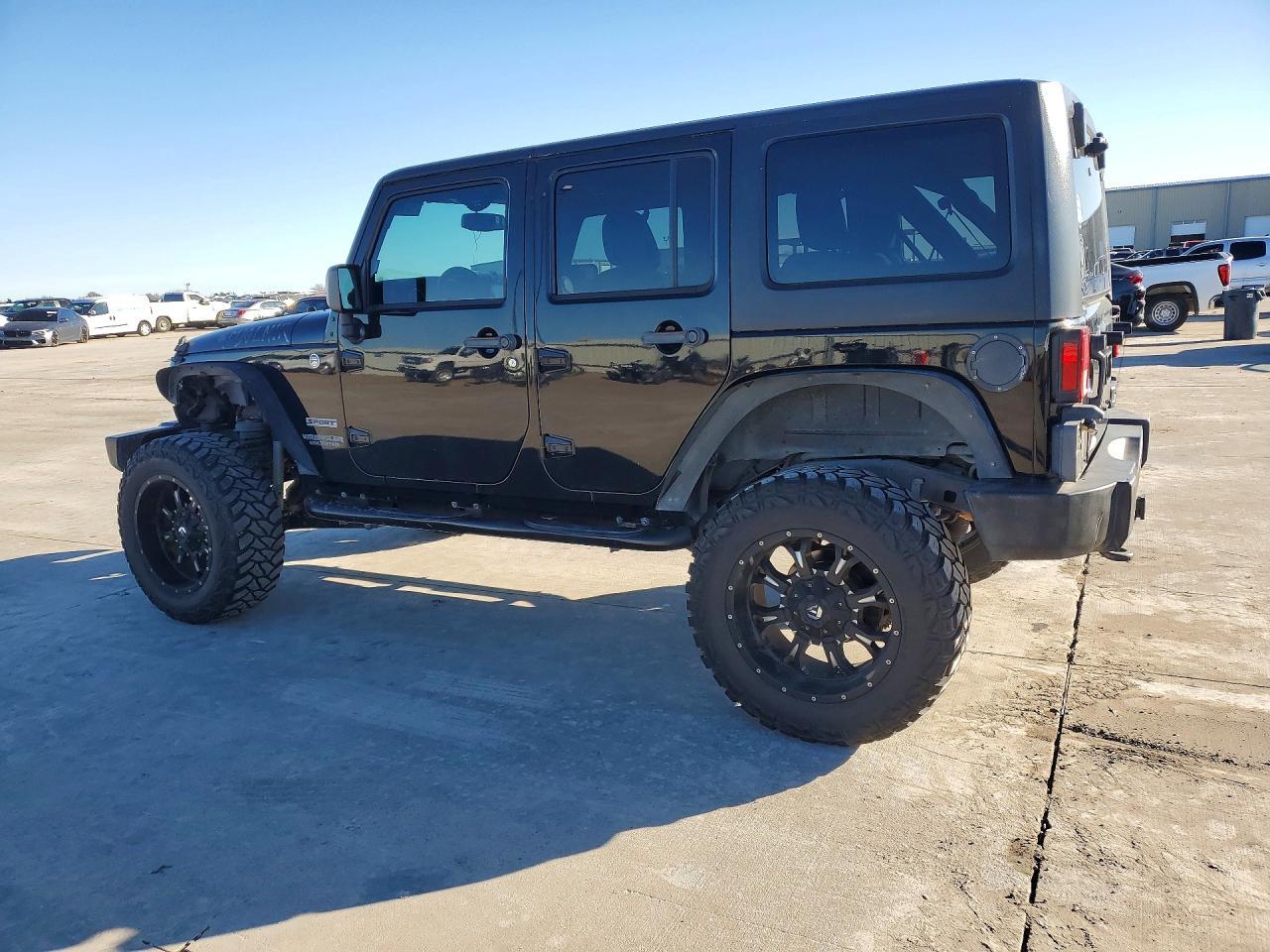 2014 Jeep Wrangler Unlimited Sport - zdjęcie 2