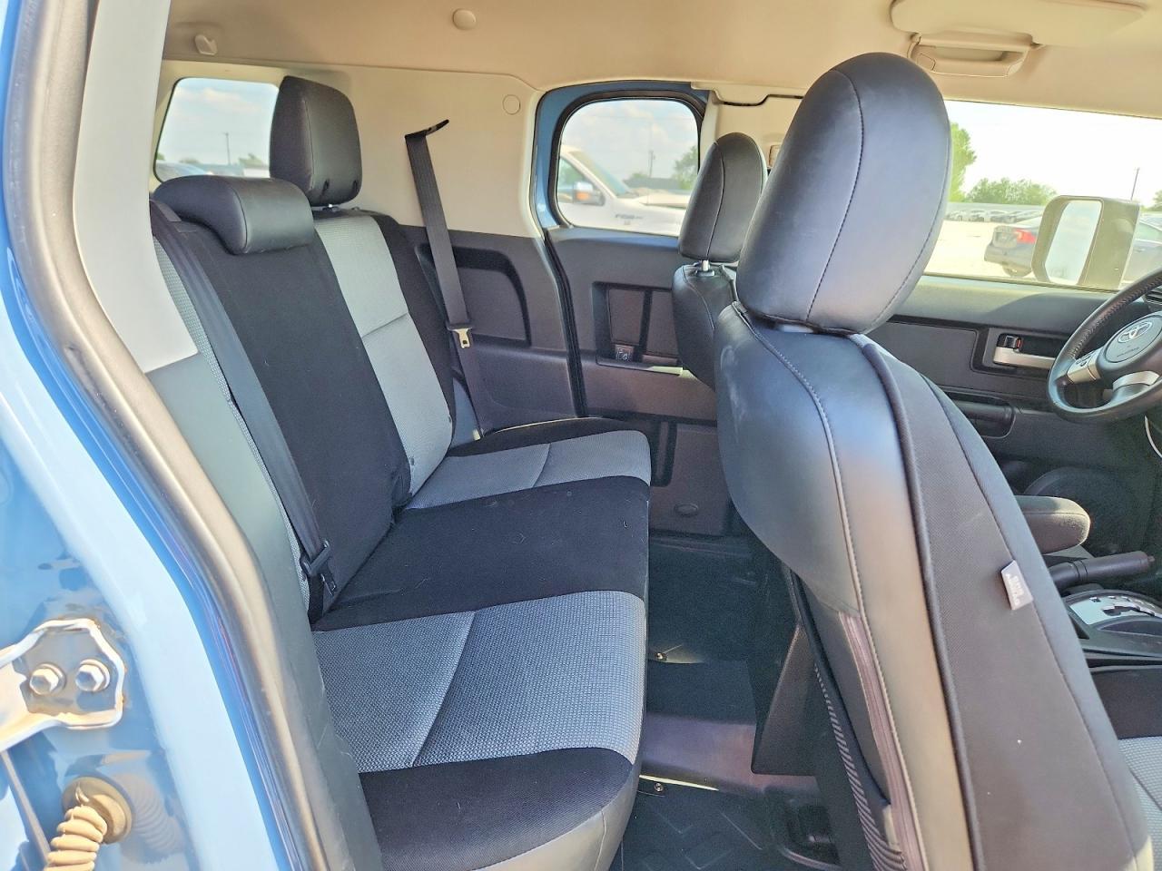 2014 Toyota Fj Cruiser Base - zdjęcie 11