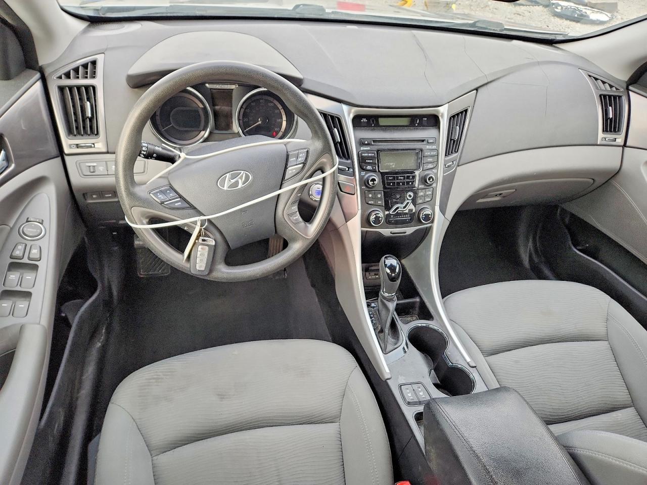 2013 Hyundai Sonata Hybrid Base - zdjęcie 8