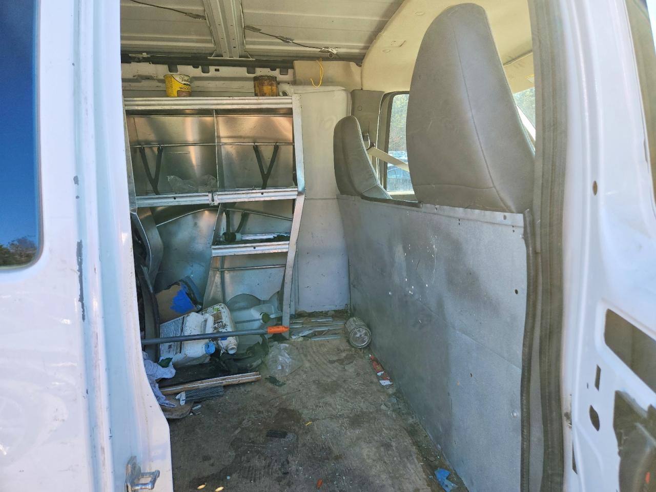 2014 Chevrolet Express G2500 - zdjęcie 11