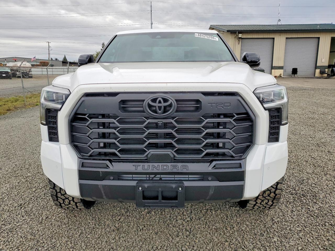 2026 Toyota Tundra Limited - zdjęcie 5