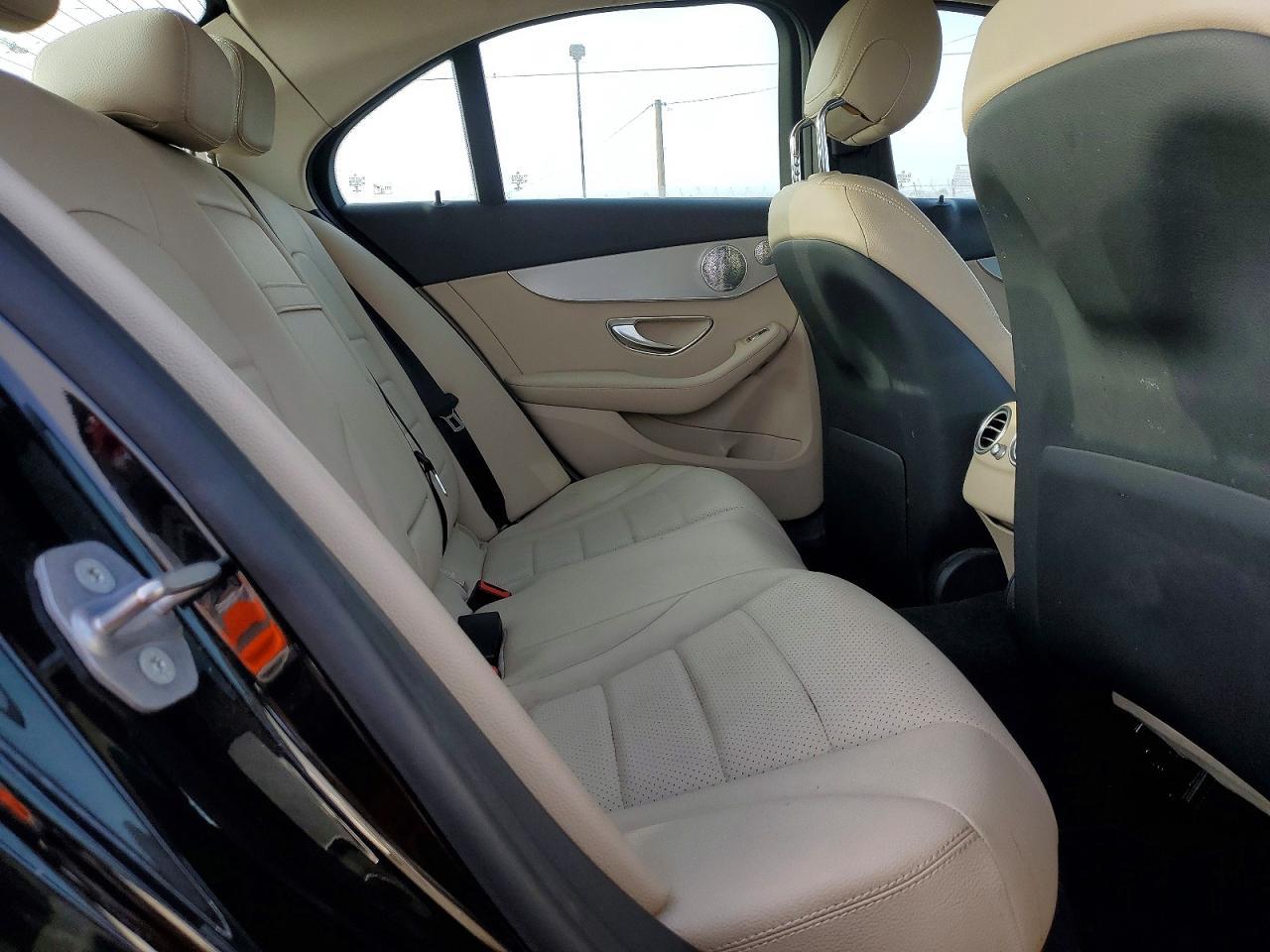 2020 Mercedes-Benz C 300 - zdjęcie 10