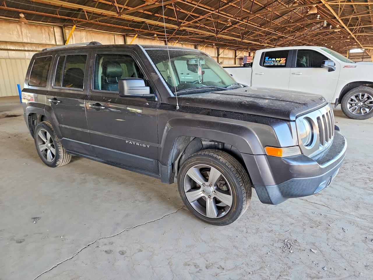 2016 Jeep Patriot Latitude - zdjęcie 4