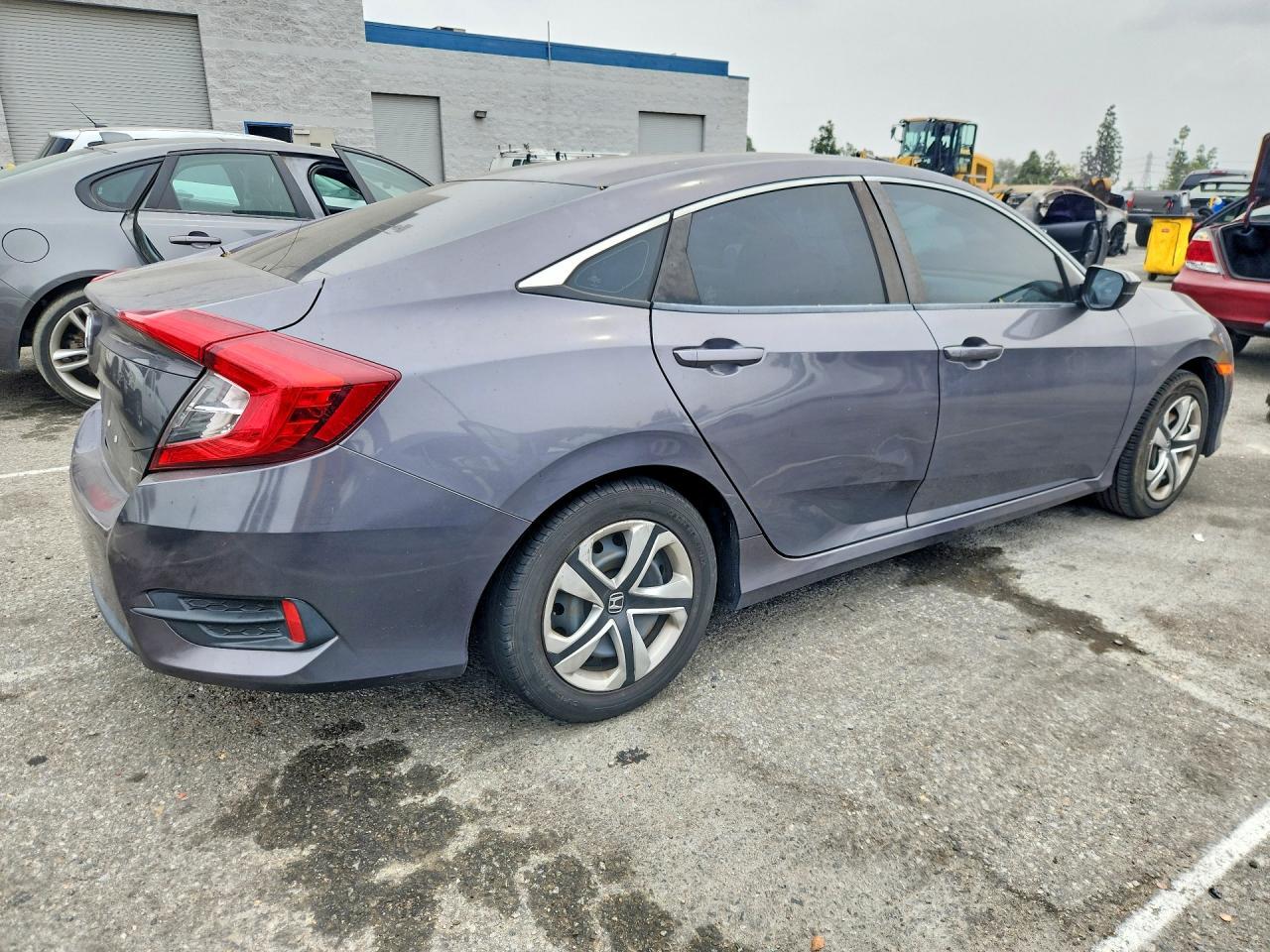 2018 Honda Civic Lx - zdjęcie 3